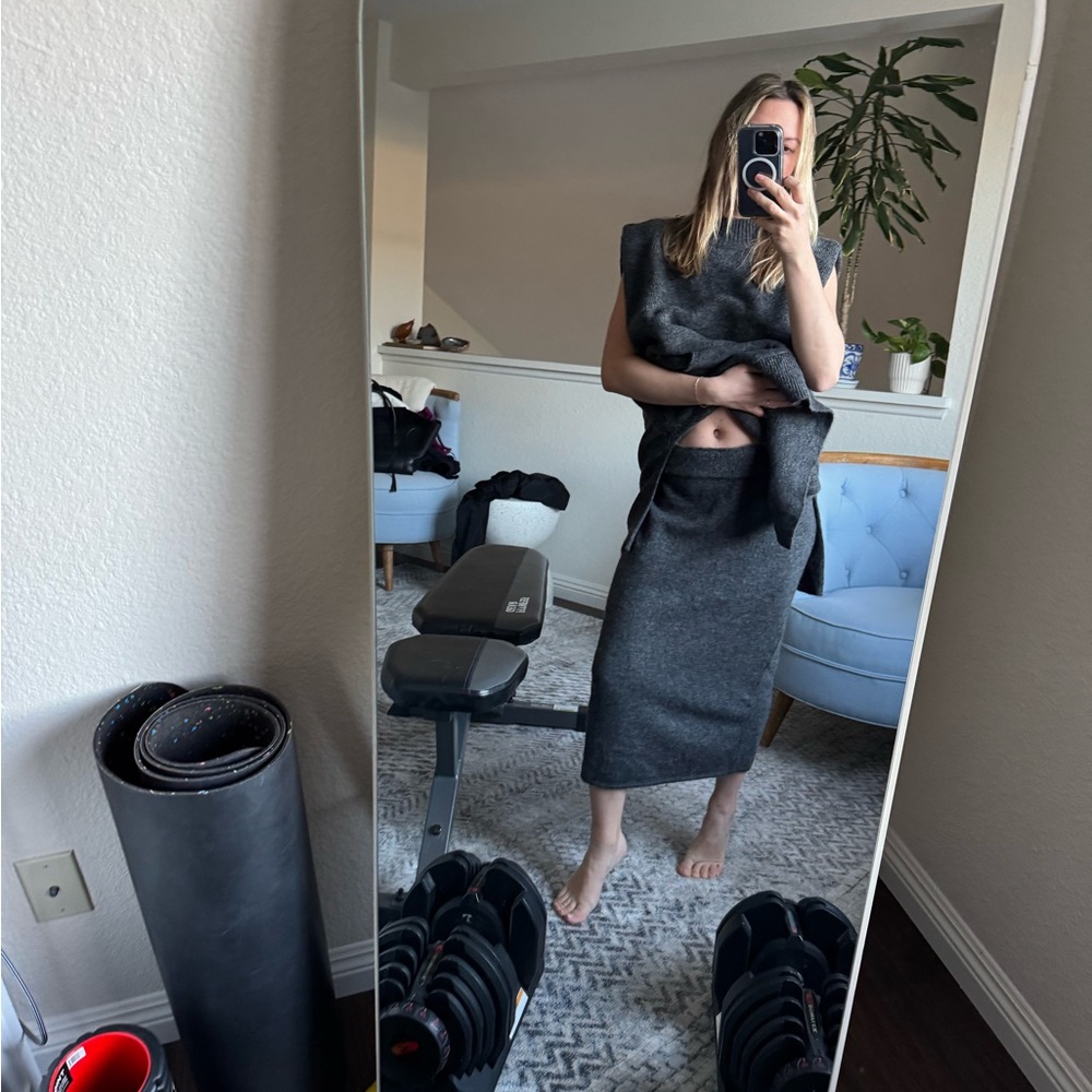 Zara Dark Gray Knit Top
And skirt sweater set